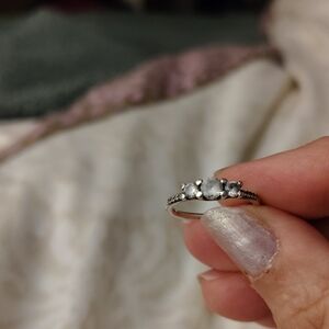 PANDORA Elegant Silver Three-Stone Cubic Zirconia Ring